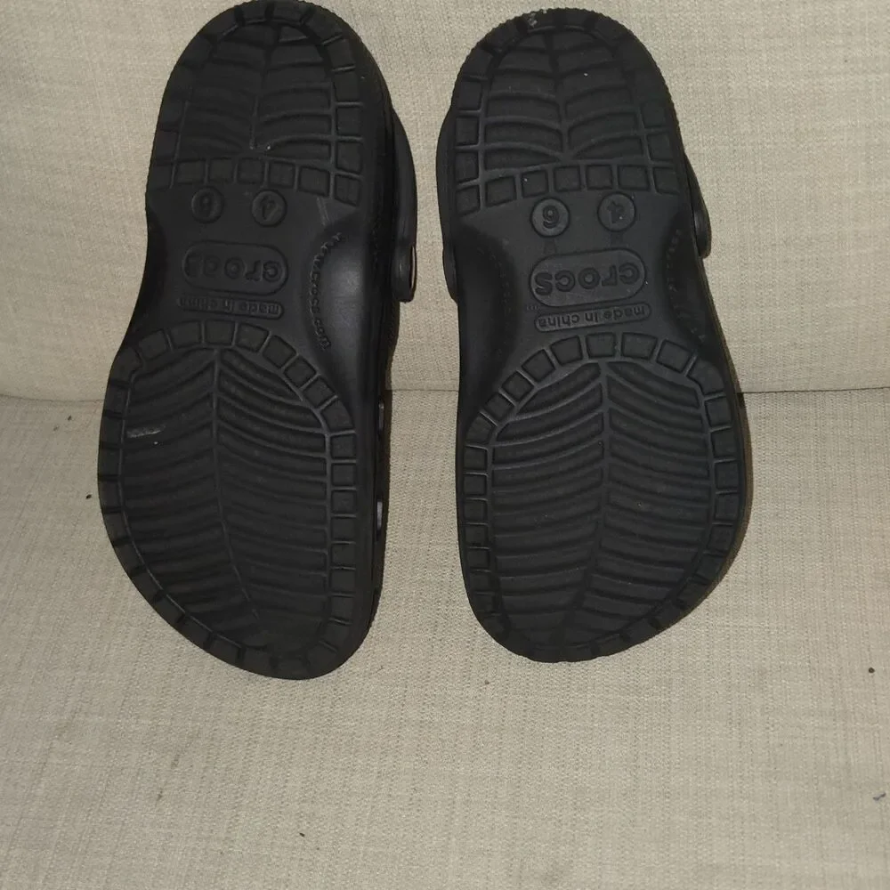 Crocs Classic Clogs Black Men Slip On Water Shoes Men's 4 / Women's 6